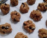 Foto langkah ke 4 dari resep Palm Sugar Chocochips Cookies.