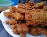 Spinach and Onion Pakoras recipe step 2 photo