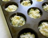 A picture of step 4 of Spinach and Parmesan Cheese Muffins.