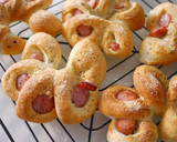 A picture of step 9 of Sausage Bread with Basil.