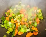 Une image de l'étape 1 de Penne aux légumes brulés.