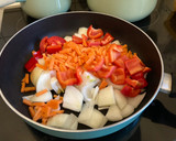 Foto del paso 2 de la receta: Thai curry de vegetales con pavo rebozado y arroz