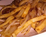 A picture of step 6 of Fried Udon Noodles.