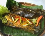 Foto langkah ke 6 dari resep Pepes Ikan Mas Duri Lunak #pr_masakanbungkusdaun.
