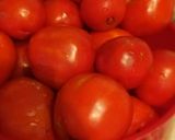 عکس مرحله 1 از دستور رب گوجه فرنگی و نسترن