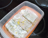 Foto del paso 1 de la receta: Merluza aromatizada de cítricos con ensalada y papas cocidas