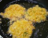 Foto langkah ke 2 dari resep Dadar jagung pakai telur #Ramadhanku.