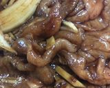 A picture of step 1 of Firm Tofu & Pork Stir-Fried with Ginger.
