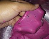 Foto langkah ke 2 dari resep Donat Buah Naga.
