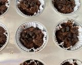 Foto langkah ke 2 dari resep Chocolate Muffin No Mixer.