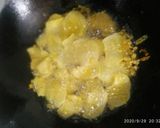 A picture of step 3 of Potato pakoda chips.