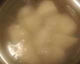 A picture of step 3 of Mandys amazing roasted potatoes.
