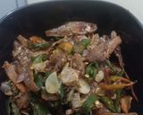 Foto langkah ke 4 dari resep Ikan Asin Cabe Ijo.