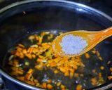 A picture of step 4 of Quick ginger and garlic soup.