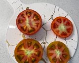 Une image de l'étape 1 de Tomates farcies au bœuf et au quinoa 🌿 🍅.
