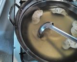 A picture of step 2 of Salty Motsu Hot Pot.