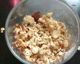 A picture of step 10 of Yogurt Parfait.