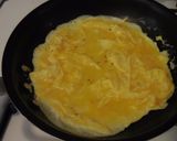 A picture of step 3 of Omurice (オムライス) Japanese Omelette Rice.