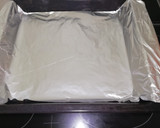 Foto del paso 1 de la receta: Muslo y contramuslo al horno con patatas