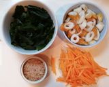 Foto langkah ke 2 dari resep Takikomi Gohan Nasi campur Jepang 🍚.