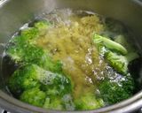 Hình bước làm 5 của món Mỳ Fusilli Với Broccoli Sốt Kem