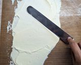 Foto langkah ke 2 dari resep Homemade Feuilletine (Pailleté Feuilletine).