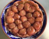Une image de l'étape 6 de Tarte surprise renversée aux pêches et mûres.