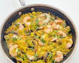 Une image de l'étape 4 de One pot orzo/poireau/champignons et crevettes au curry.