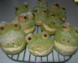 A picture of step 5 of Froggy Cream Bread.