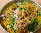 A picture of step 8 of Ragda Aloo Tikki Chaat.