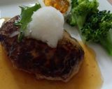 A picture of step 5 of Plump Japanese-style Hamburger Steaks with Grated Daikon Radish.