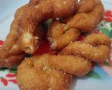 Foto langkah ke 6 dari resep Kkwabaegi (twisted korean doughnuts).
