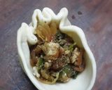 A picture of step 2 of Steamed Chicken Money Bags and Wontons.
