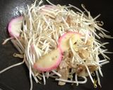 A picture of step 2 of Easy Transformation Sara Udon (Or Chinese-Style Rice Bowl).