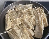 Foto del paso 3 de la receta: Setas enoki con salsa de gochujang