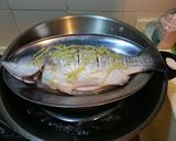 A picture of step 2 of Steam fish (Asian Sea Bass).