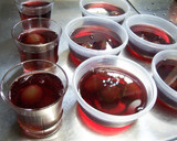 A picture of step 8 of Jiggly Agar Grape Jello.