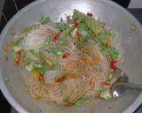 Foto langkah ke 5 dari resep Tumis Soun Buncis.