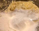 Foto del paso 7 de la receta: Tarta de peras y pepitas de chocolate
