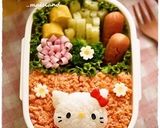 A picture of step 7 of Finger Puppet Like Anpanman Character Bento.