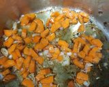 Foto del paso 4 de la receta Estofado de cerdo con patata, boniato y setas