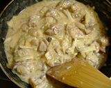 A picture of step 4 of Soy Sauce Flavored Chicken in Cream Sauce.