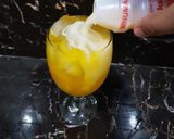 Foto langkah ke 4 dari resep Es nutrisari yakult.