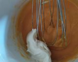 Foto langkah ke 2 dari resep Condensed milk cotton cake.