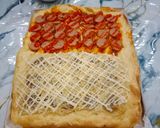 Foto langkah ke 9 dari resep Pizza Merah Putih.