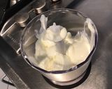 Une image de l'étape 1 de Sauce au fromage blanc, citrons et herbes aromatiques (pour salades).