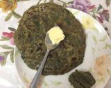 A picture of step 2 of Hara bhra Parantha.