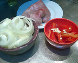 Foto del paso 2 de la receta: Matambre del medio con manto de cebolla y morrón rojo