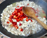 Foto del paso 3 de la receta: Paella de sepia y alcachofas
