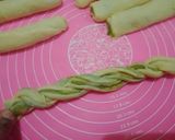 Foto langkah ke 9 dari resep Matcha Streusel Bread.